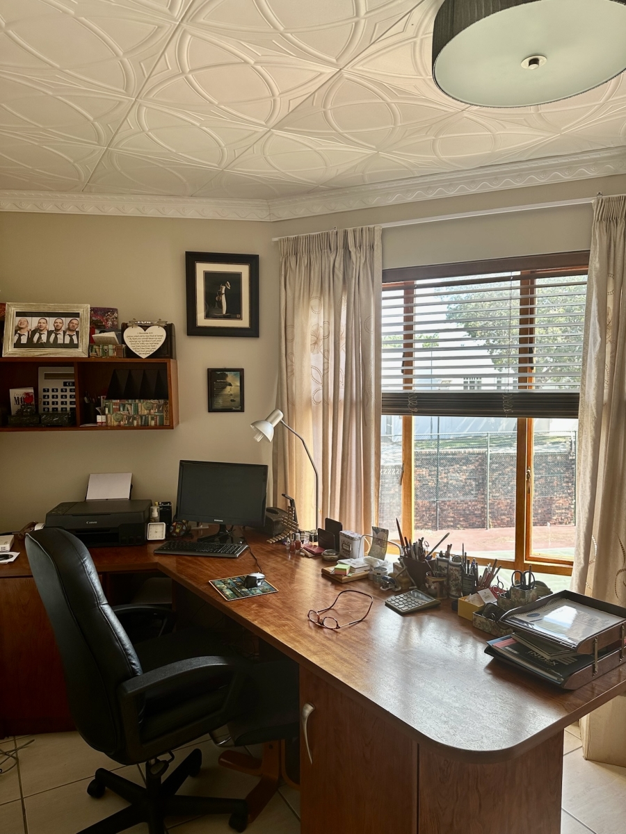 5 Bedroom Property for Sale in Mill Park Eastern Cape